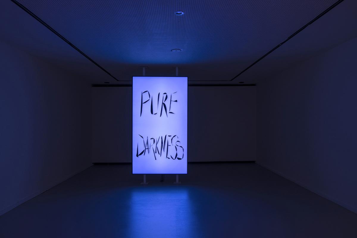 Filling Egg Shells, vidéo, 9’36’’, 2011-2023. Voice and texts: Orla Barry. Drums: Boris Gronemberger
